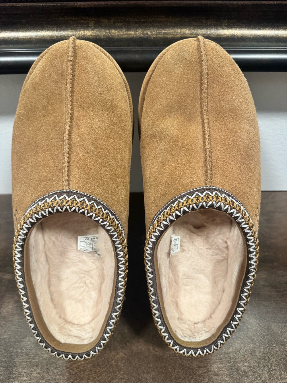 Women’s Suede Slip-On Slippers in Light Brown